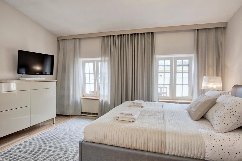 Tyzenhauz Apartments Old Town Krakau Zimmer foto